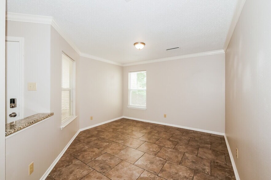 Building Photo - 2331 Layton Ln