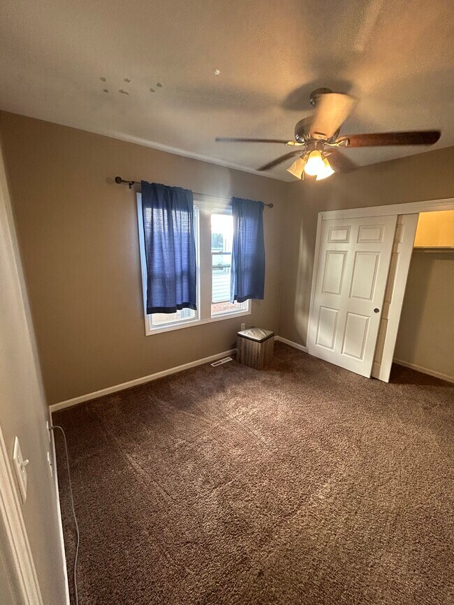 Building Photo - 2209 Blake Ave