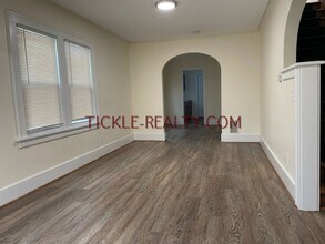 Building Photo - 253-255 Rocket St