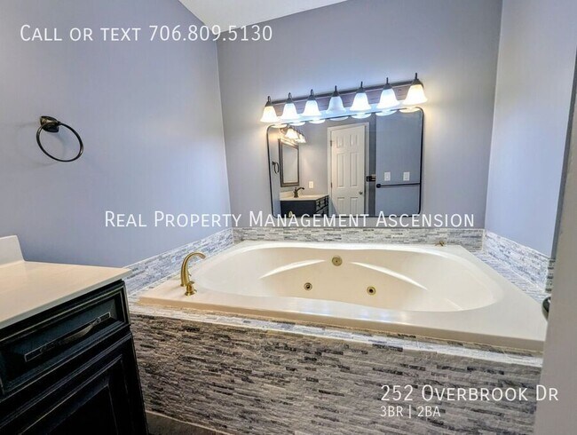 Building Photo - 252 Overbrook Dr