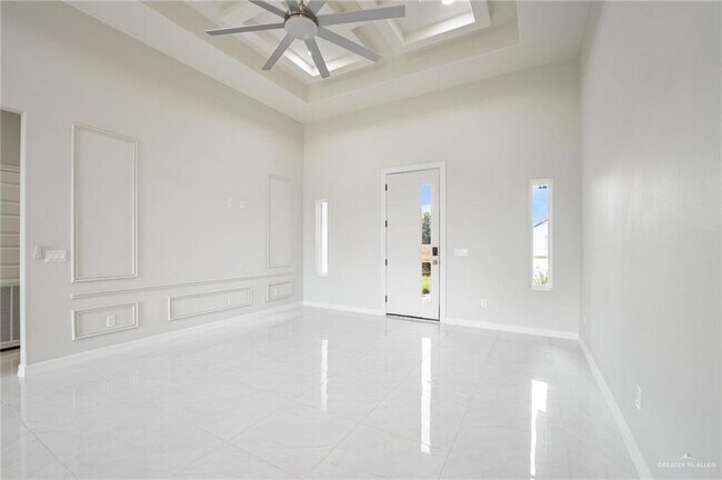 Building Photo - 19 E Boxwood Ave