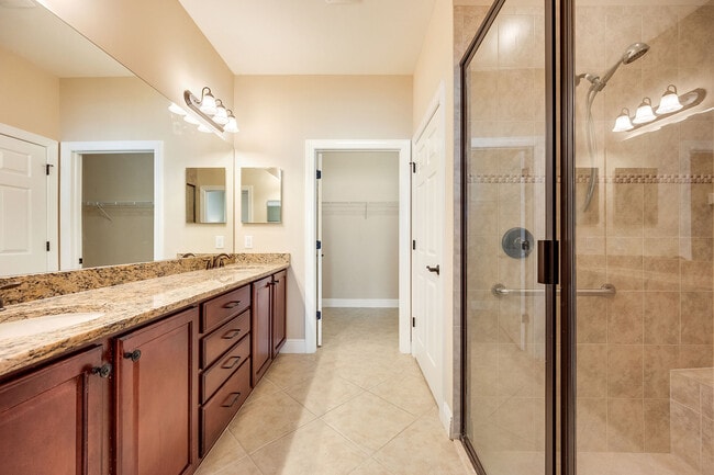 Building Photo - 13430 Kent St