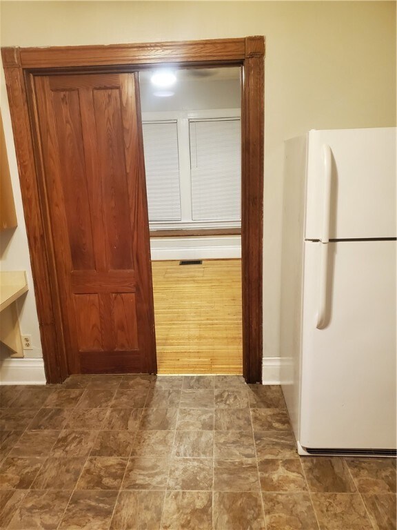 Building Photo - 167 Rosedale St