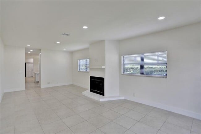 Building Photo - 4300 S Ocean Blvd
