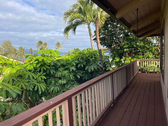 Building Photo - Spacious Mahinahina 3 Bedroom