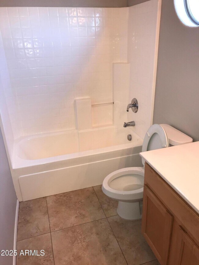 Building Photo - 3440 E Flower St