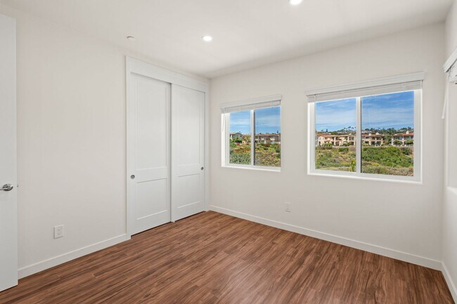Building Photo - 1251-1253 Van Nuys