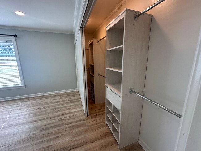 Building Photo - Updated 2 Bedroom, 1 Bath Home Locate Close to Wrightsville Beach