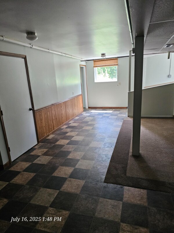 Building Photo - 615 S Chestnut St
