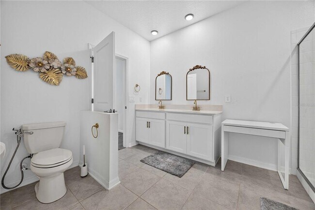 Building Photo - 281 Piave St