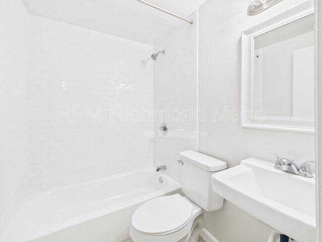 Building Photo - 3206 Midlothian Tpke