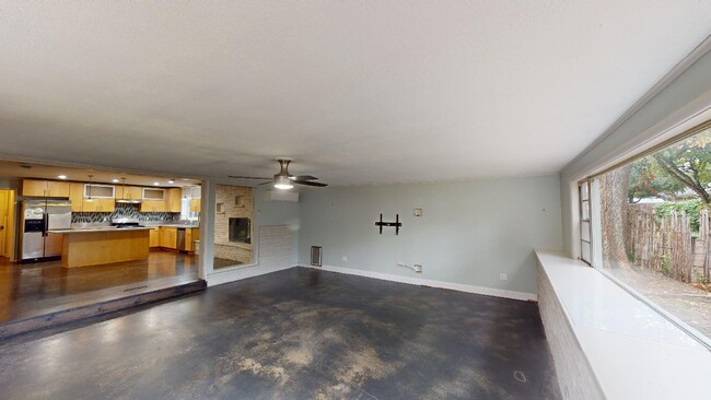 Building Photo - 5143 S Richmond Ave