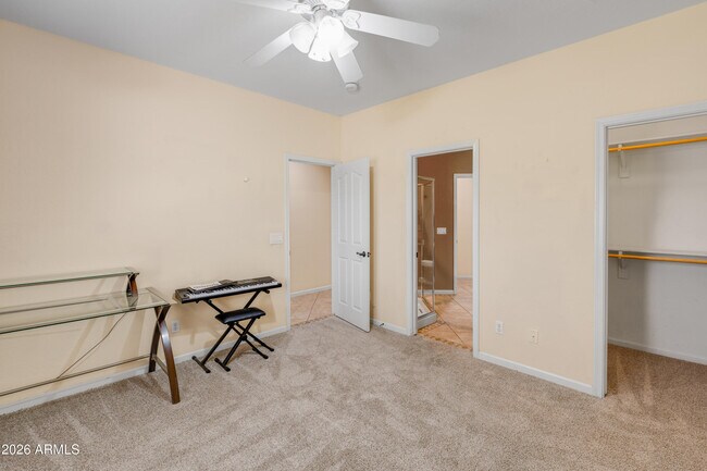 Building Photo - 4335 E Fox Cir