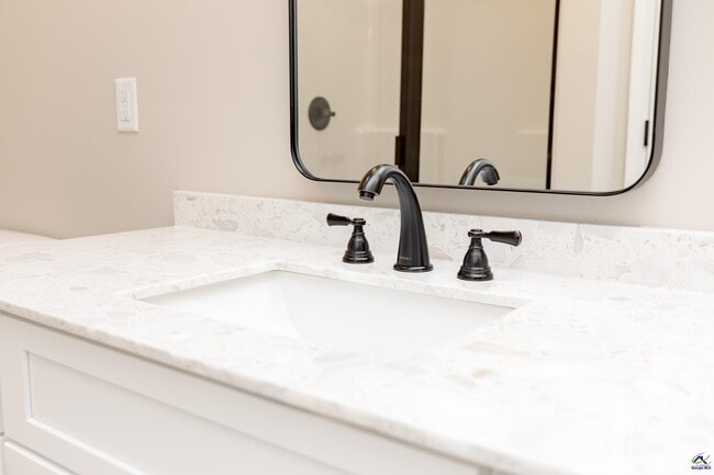 Building Photo - 1013 Northside Dr