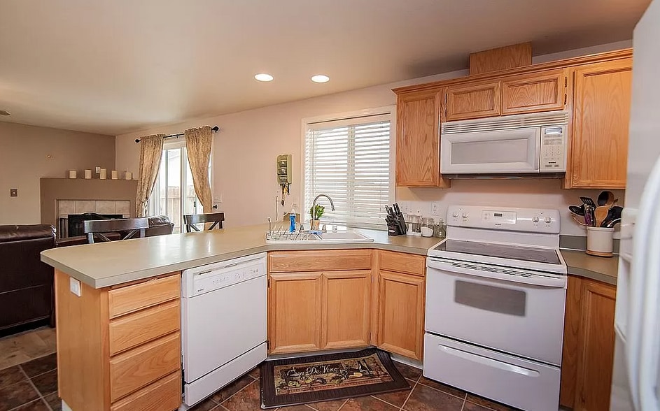 Building Photo - 7715 Galiano Dr