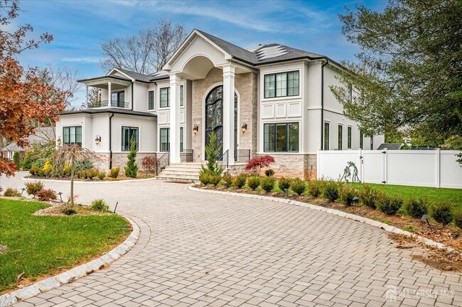 Building Photo - 3979 Park Ave