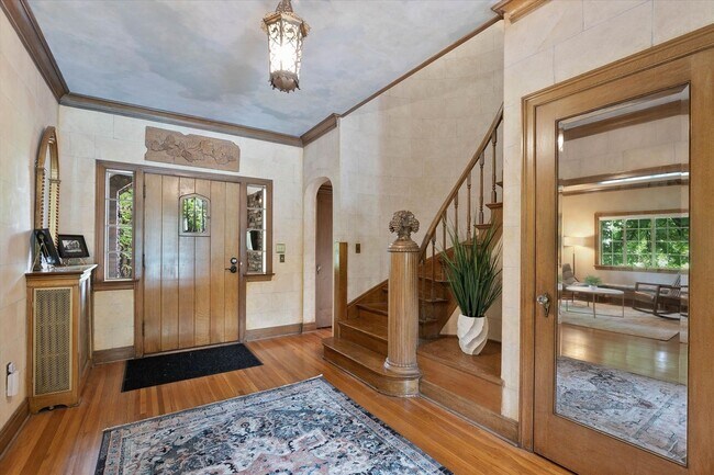 Building Photo - "Luxurious 5-Bedroom Spokane Retreat with Pool, Guest Suite, and Stunning Finishes!"