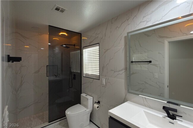 Building Photo - 3809 Cranbrook Hill St