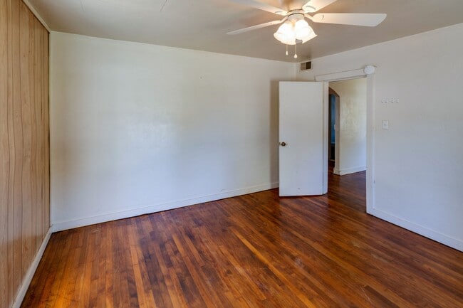 Building Photo - 304 Edith Ave