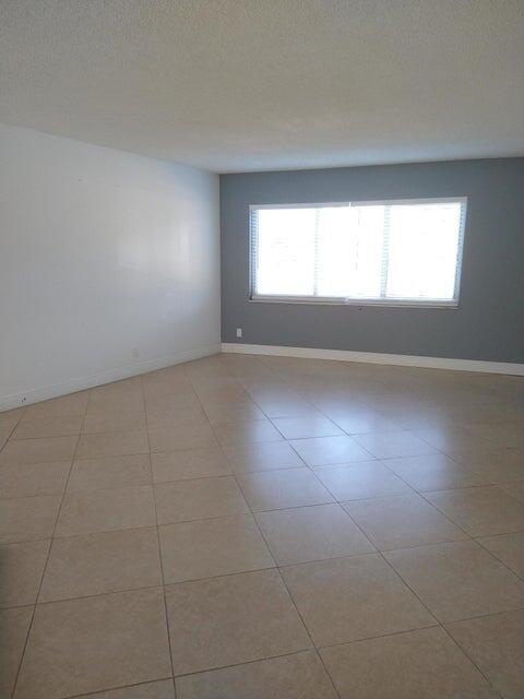 Building Photo - 720 Bayshore Dr