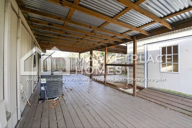 Building Photo - 1280 Independence Dr