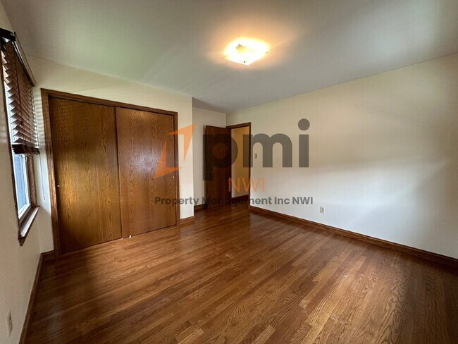 Building Photo - 408 E Clark St