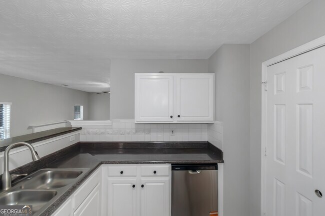 Building Photo - 420 Harvick Cir