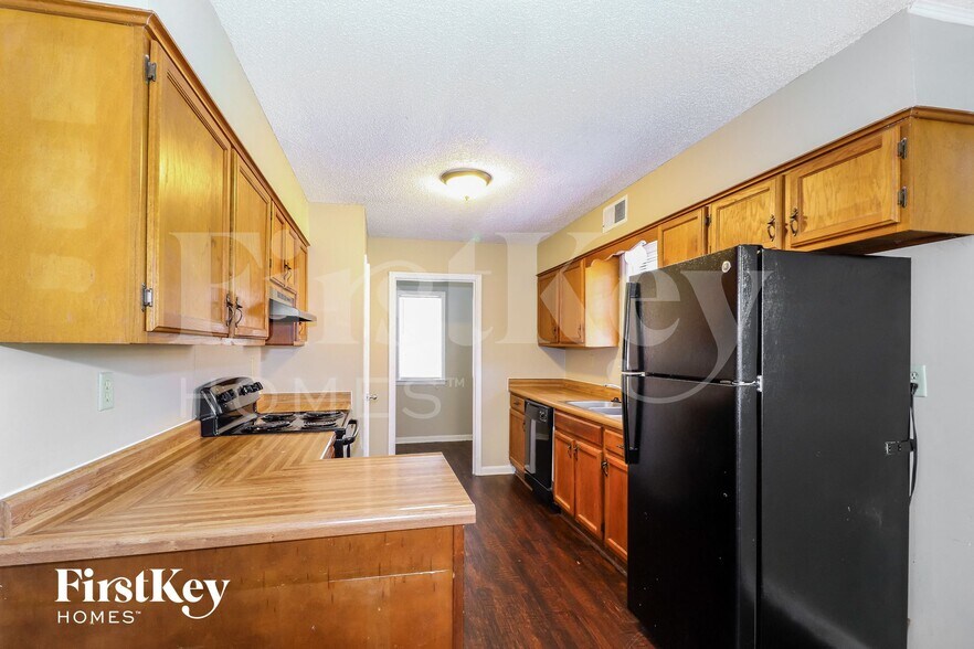 Building Photo - 3828 Innsbrook Dr