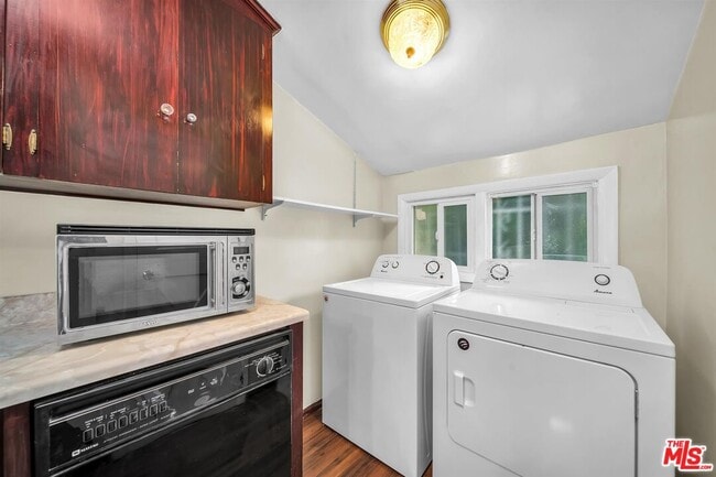 Building Photo - 359 S Highland Ave