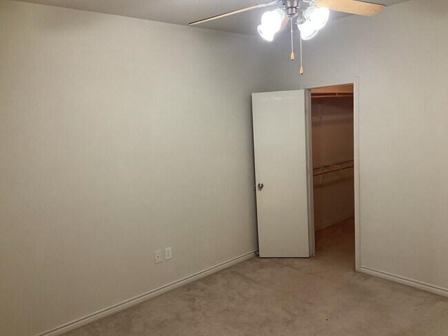 Building Photo - 800-804 Quarter Horse Trail