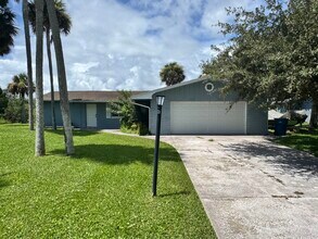Building Photo - 50 Oak Tree Dr