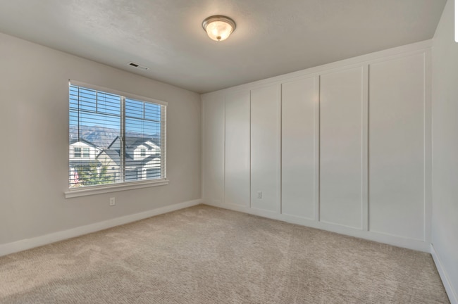 Building Photo - Spacious 6-Bedroom Home in the Heart of Vi...