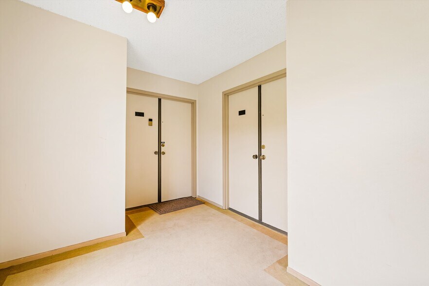 Building Photo - 1037 N Vista St