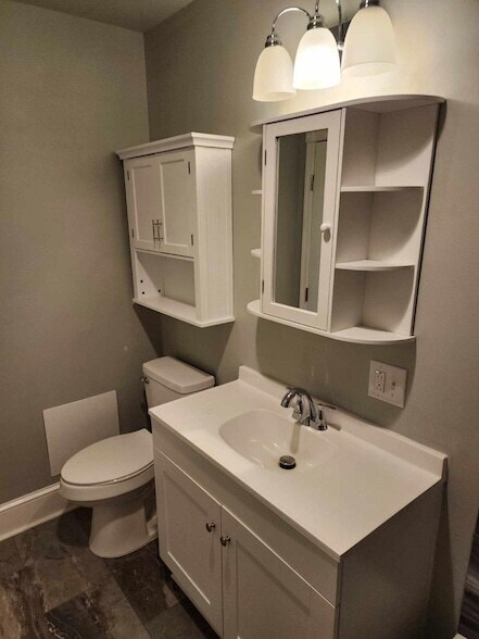 Building Photo - 522 S Broadway