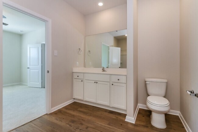 Building Photo - 405 Sunny Highlands Dr