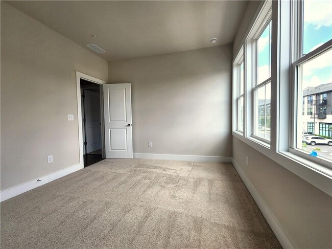 Building Photo - 1222 Waterfall Ct
