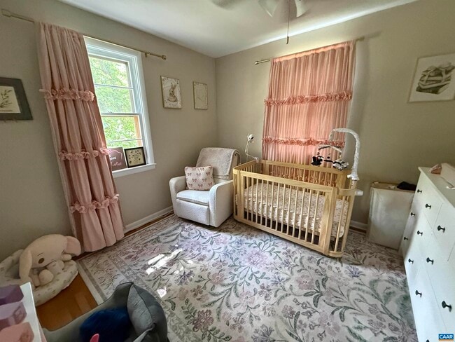 Building Photo - 301 Georgetown Ln