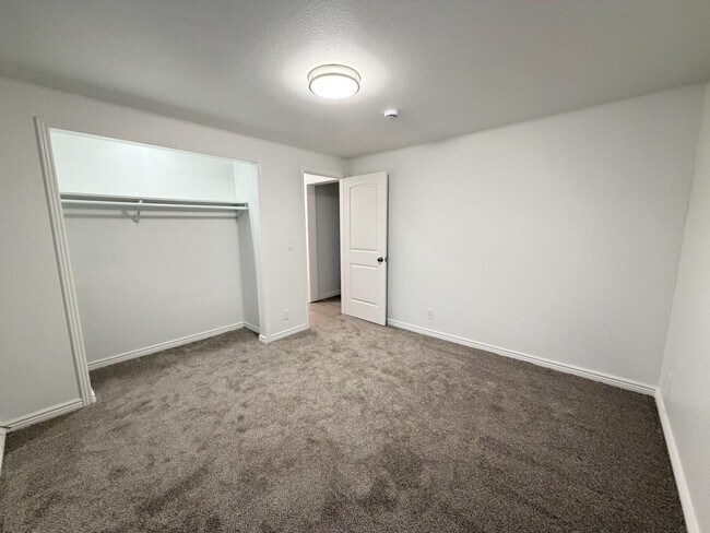 Building Photo - 1101 S 680 W