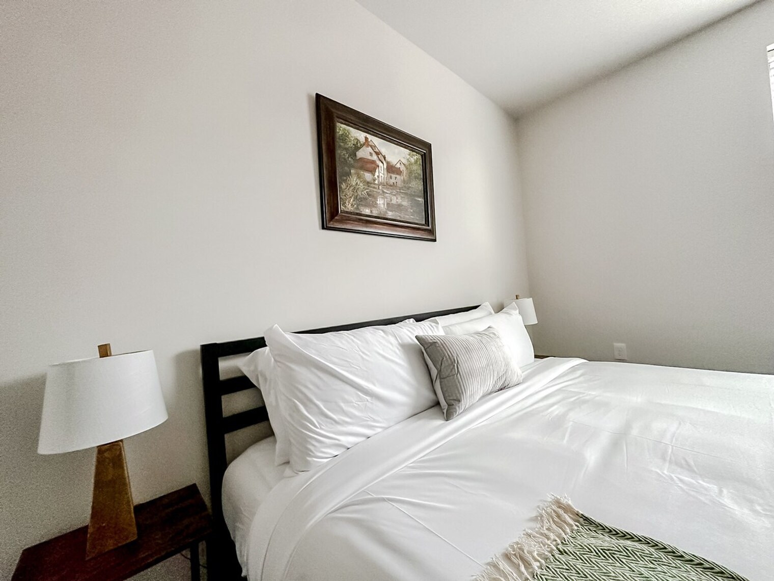 Building Photo - 111 E 4th St