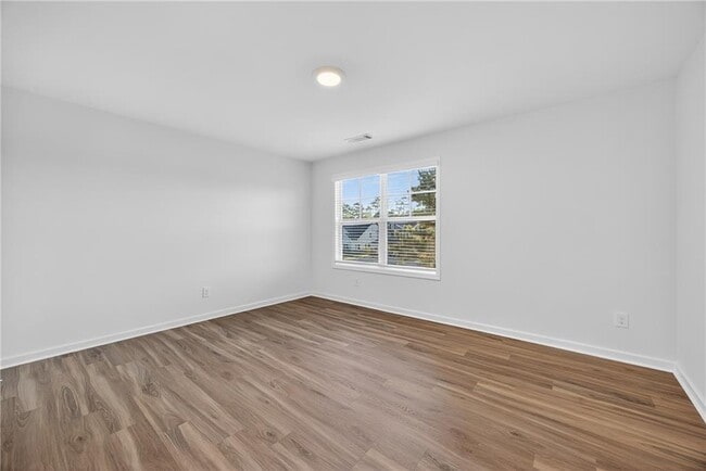 Building Photo - 5107 Hollybrook Rd SE