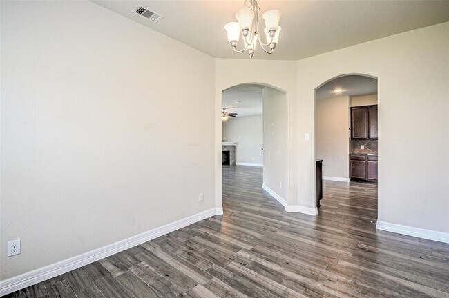 Building Photo - 17822 Aveleigh Ln