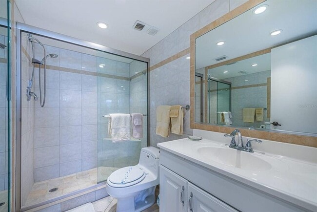 Building Photo - 6294 Bahia Del Mar Cir N