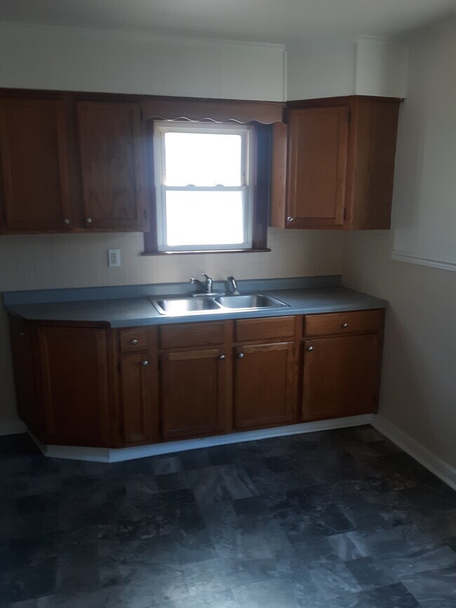 Building Photo - 1428 Sherman Ave