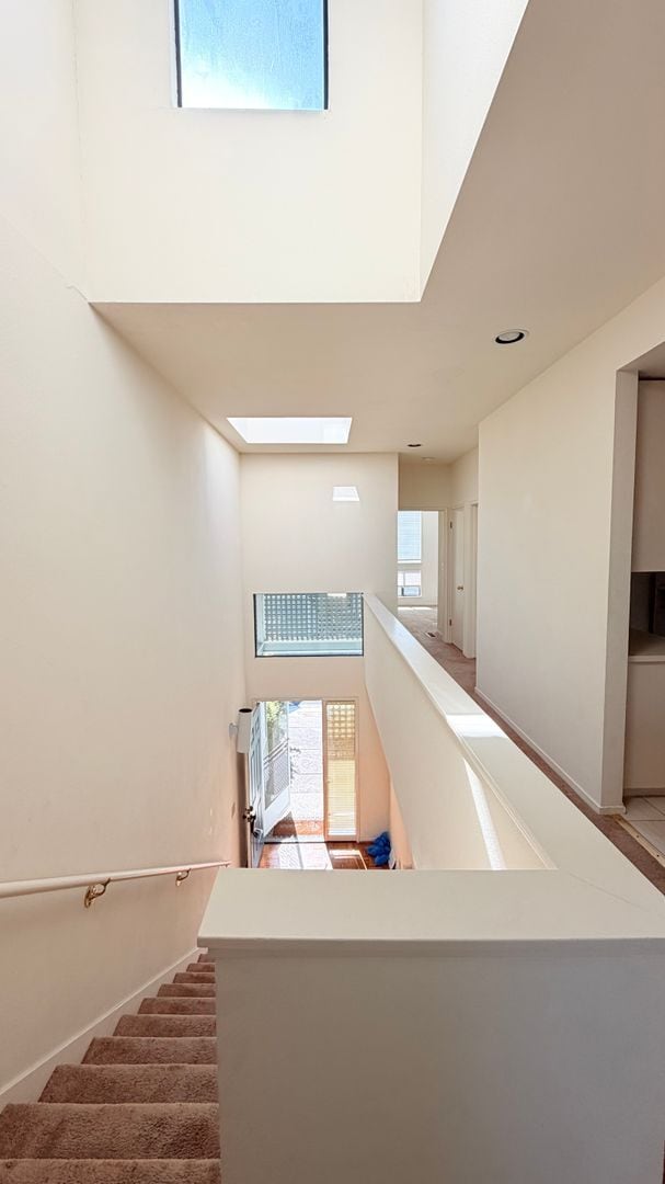 Building Photo - 15 Invincible Ct