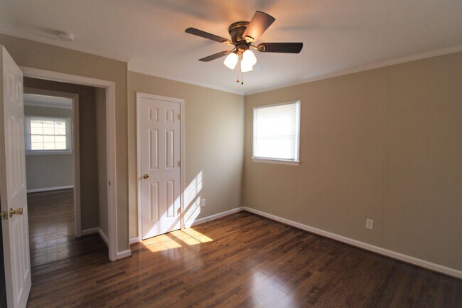 Building Photo - (Coming Soon) Cute 3 bedroom Brick Ranch in Unionville!