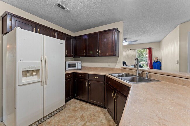 Building Photo - 107 Shallowford Cir