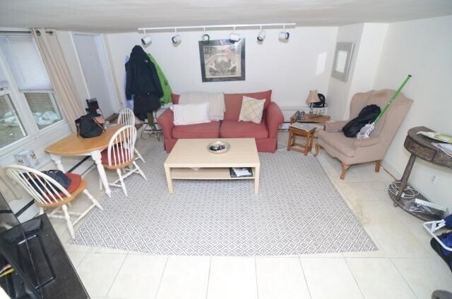 Building Photo - 27 Melrose St