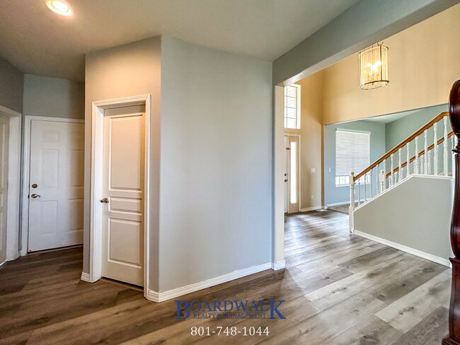 Building Photo - 833 Molasses Mill Dr