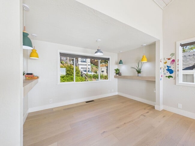 Building Photo - 3325 Brunell Dr