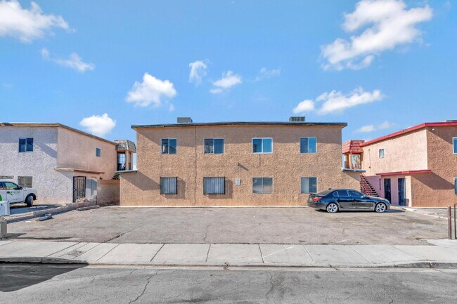 Building Photo - 2257 Exeter Dr